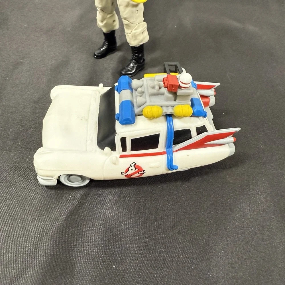 Hasbro Ghostbusters Ray Stantz Action Figure Kids 6 Inch Tan Ecto-1 Mini Vehicle